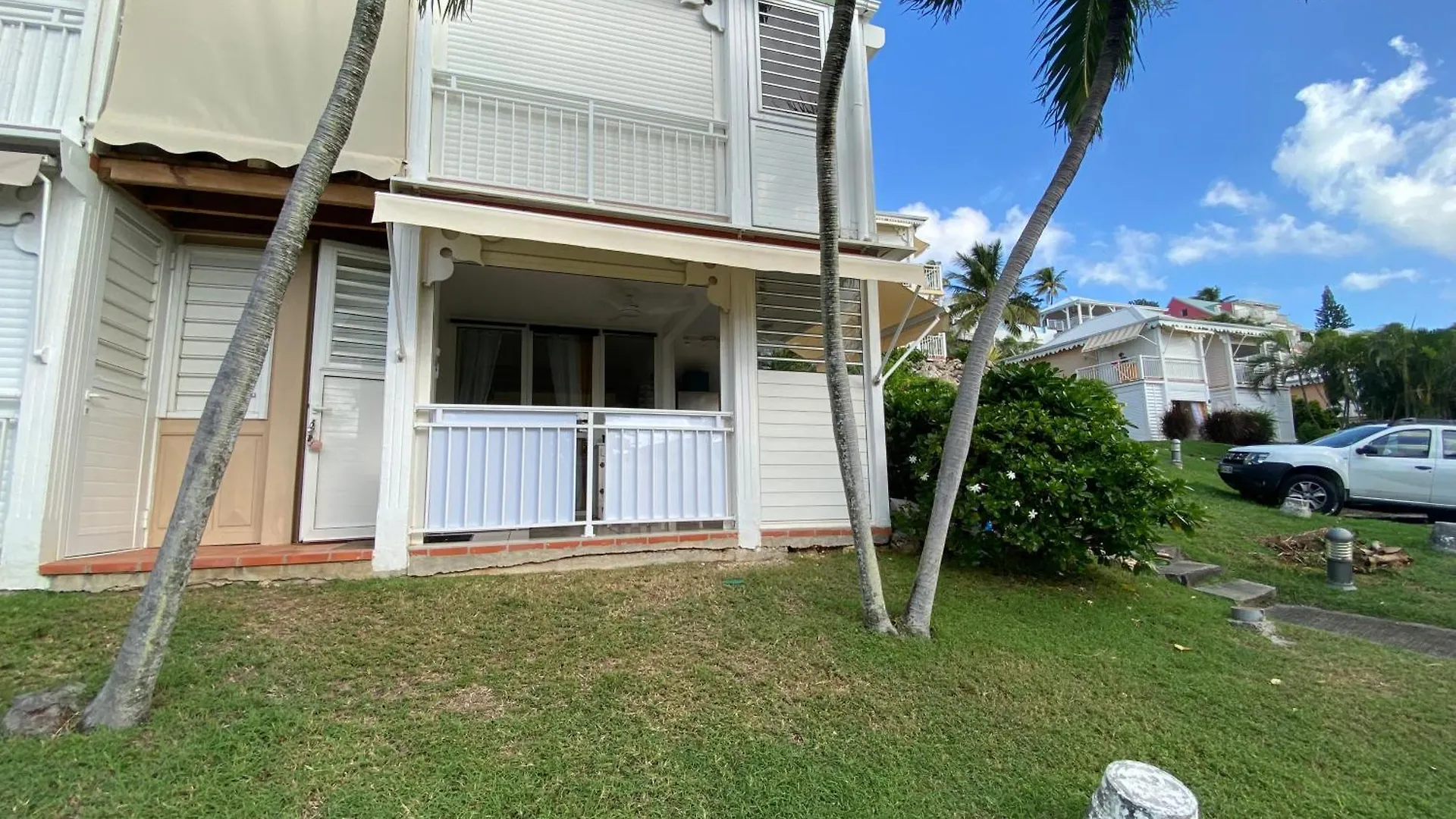 Apartment Brin D'Ile Anse Des Rochers Vue Mer A 50 M De La Plage Et Piscine Saint-Francois