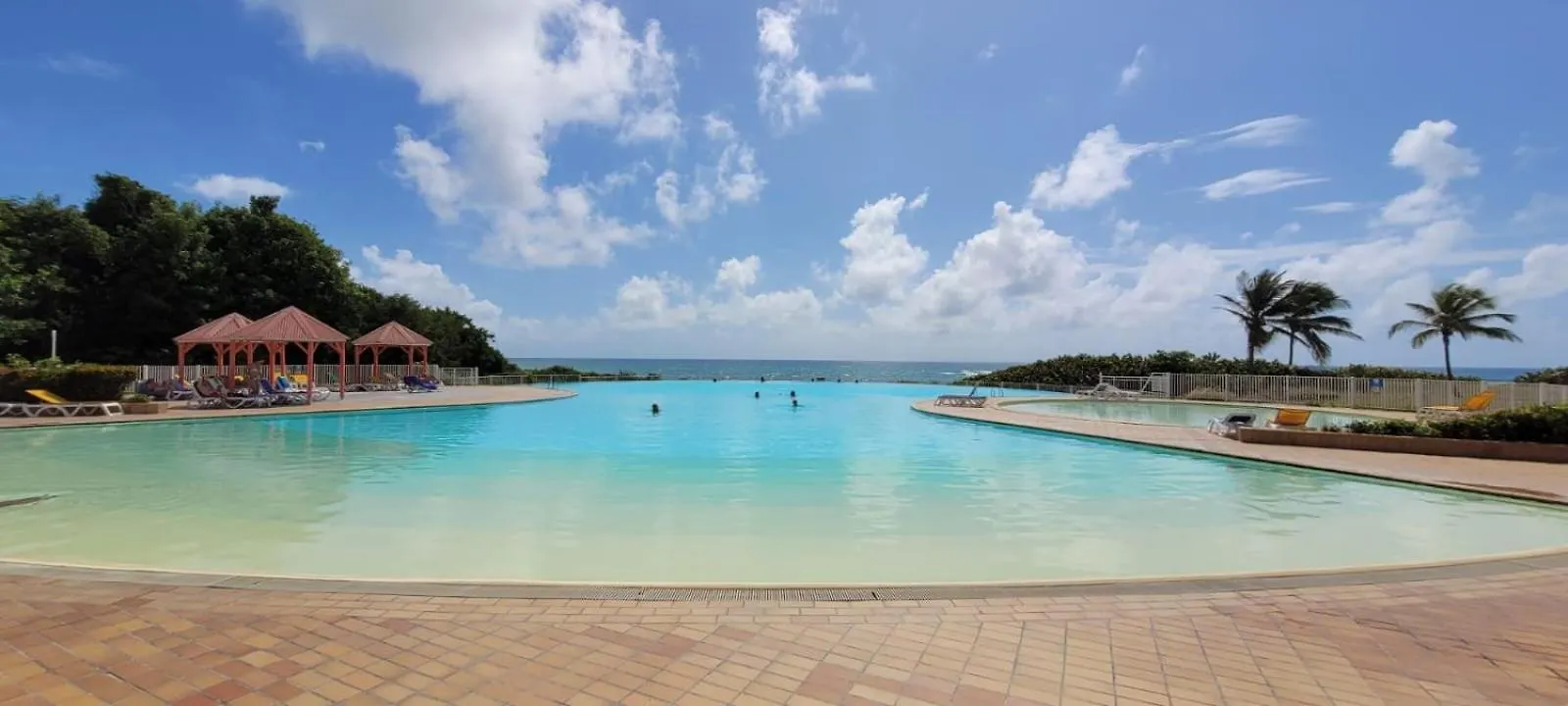 Apartment Brin D'Ile Anse Des Rochers Vue Mer A 50 M De La Plage Et Piscine Saint-Francois